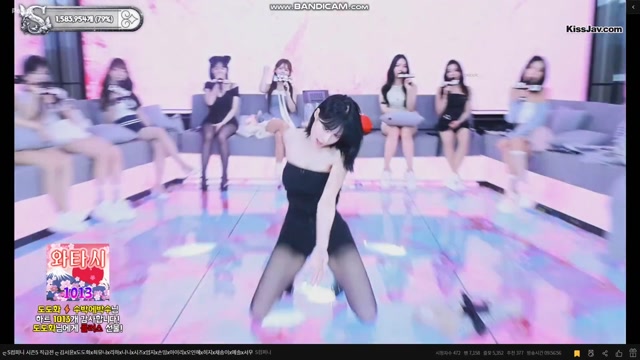 치마가 계속 올라감    bj