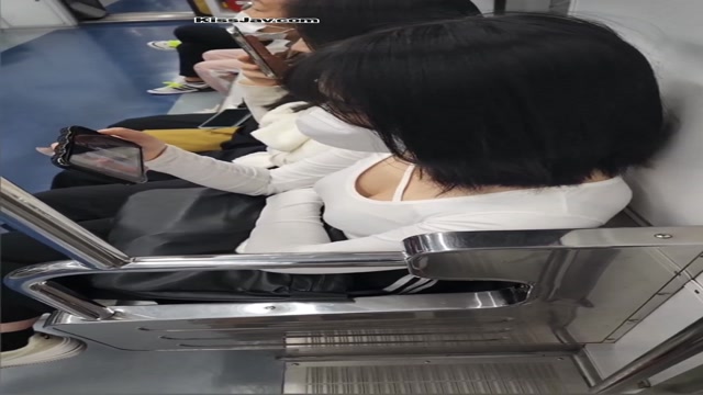 [도촬업스] 가슴골 모음1     (17)