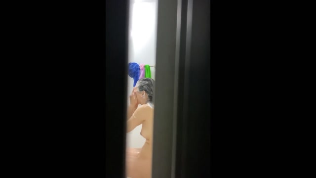 kmt023_00 【リアルインパクト盗SATU〜入浴編〜】シャワー中に踊り出すスタイル良し薄毛女子 jav j