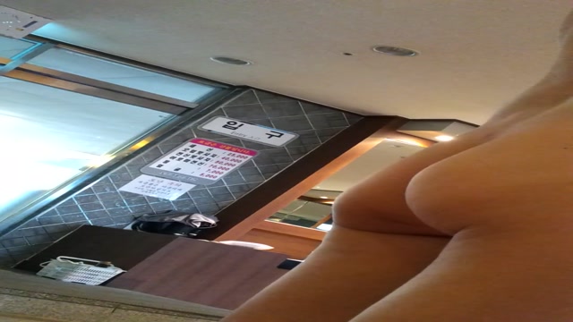 Water park bathroom Korea 6