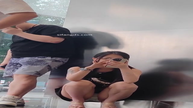 길거리 팬티 노출 존예녀들