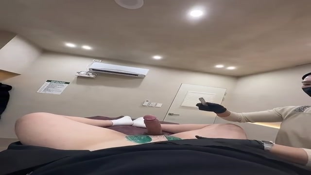 [왁싱샾] 쿠퍼액 질질싸며 여자 왁서와 대화    (6)