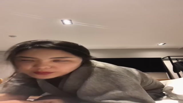 8년지기 친구랑 모텔에서 라방